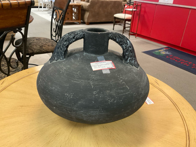 SHORT LG VASE WITH 2 HANDLES
