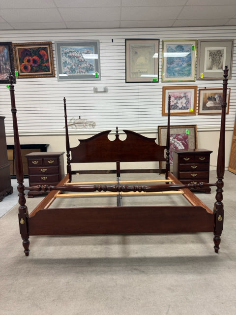 THOMASVILLE CHERRY KING SIZE 4 POSTER BED FRAME