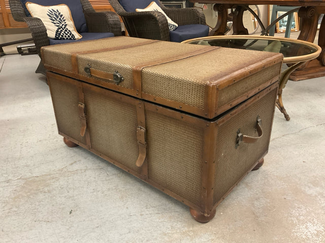 LARGE RATTAN TRUNK 40X23X22