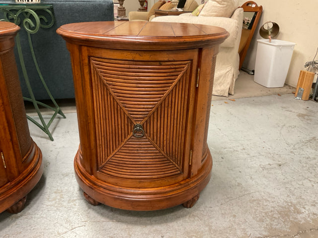 WOOD ROUND STORAGE END TABLE