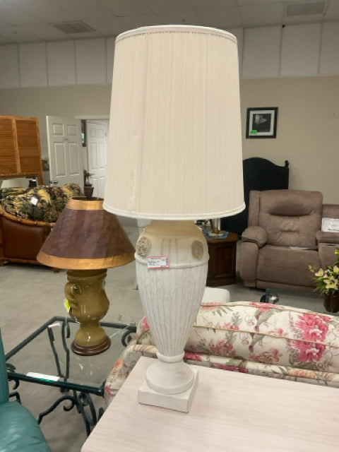 TALL WHITE TABLE LAMP