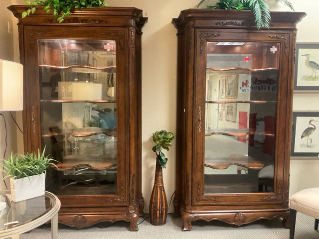 WOODEN CURIO WITH CURVED SHELVES AND 3 WAY LIGHTING