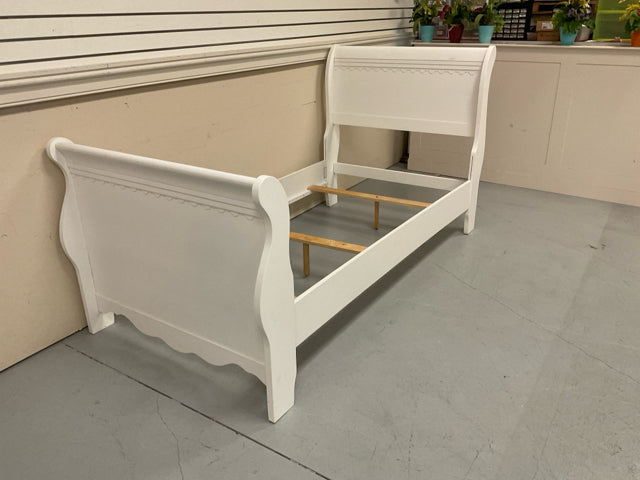 TWIN BED