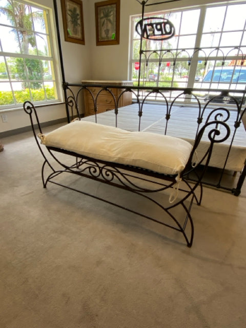 IRON BENCH - IVORY CUSHION