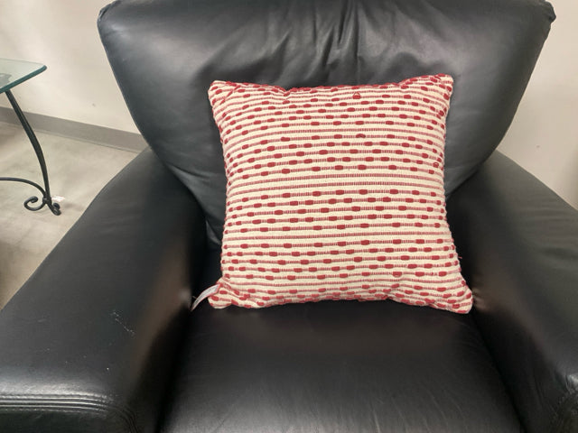 RED AND CREAM PILLOW 16X16