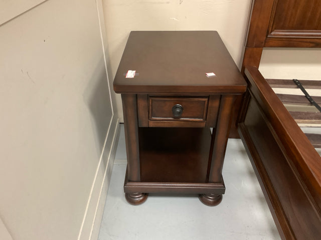 NIGHT STAND