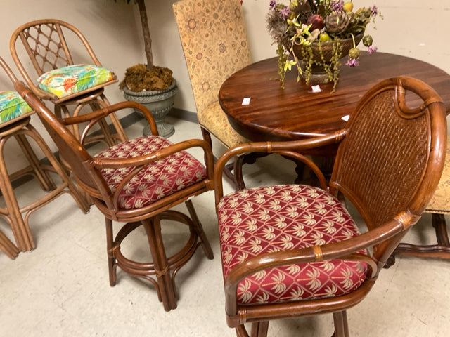 COUNTER HEIGHT RATTAN BAR STOOL