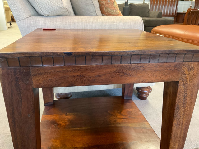 SOLID WOOD END TABLE