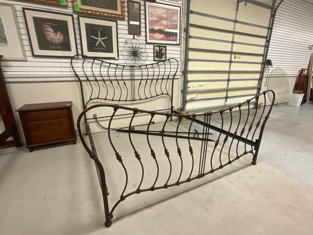 KING SIZE METAL BED