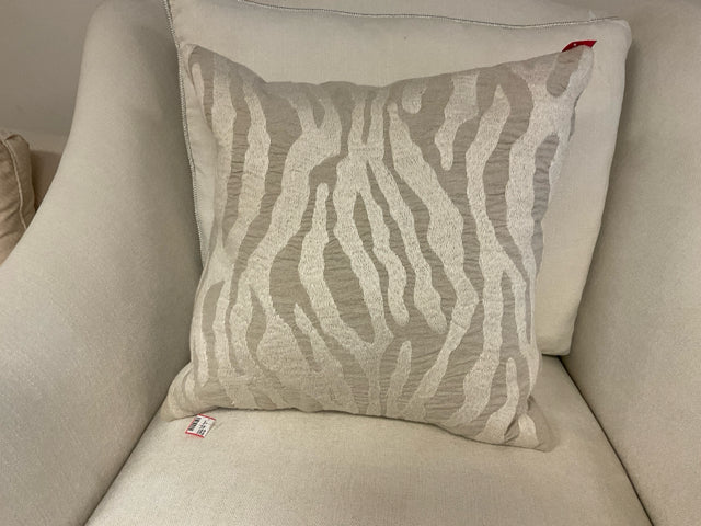TEXTURE PILLOW