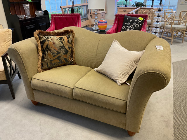 LIGHT GREEN LOVESEAT