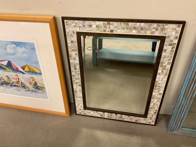 MIRROR TILED FRAME