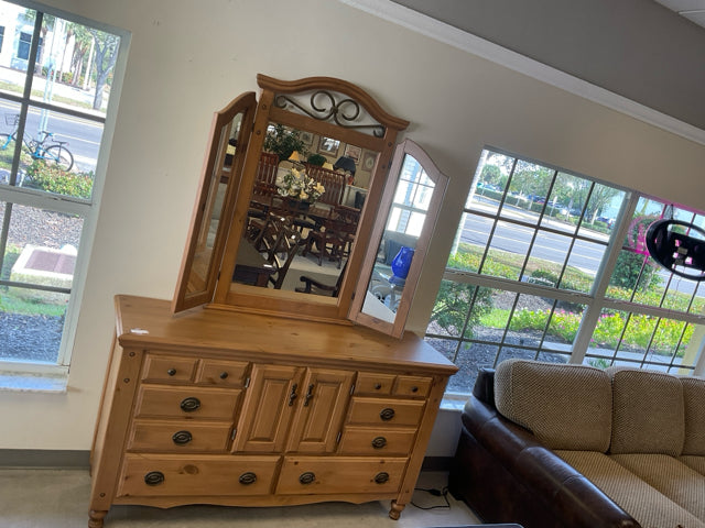 SOLID PINE DRESSER W/ TRI-FOLD MIRROW - BROYHILL FONTANA STYLE