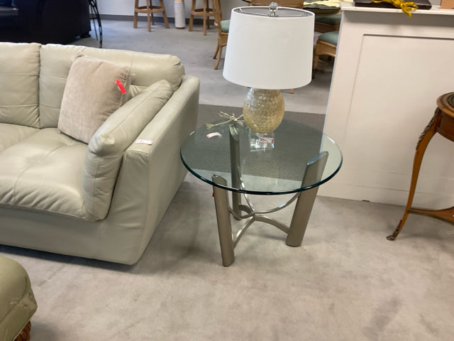 MODERN GLASS TOP END TABLE WITH SILVER LEGS