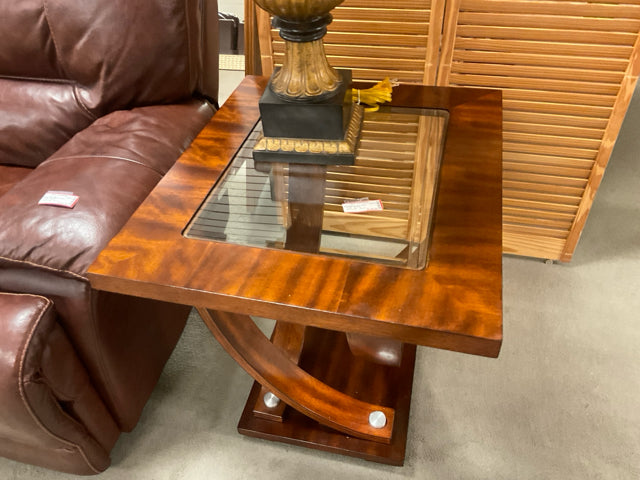 WOOD/GLASS END TABLE