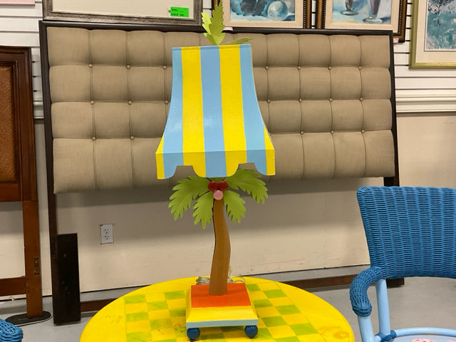 DECOR TABLE LAMP WITH PALM TREE AND METAL STRIPED SHADE
