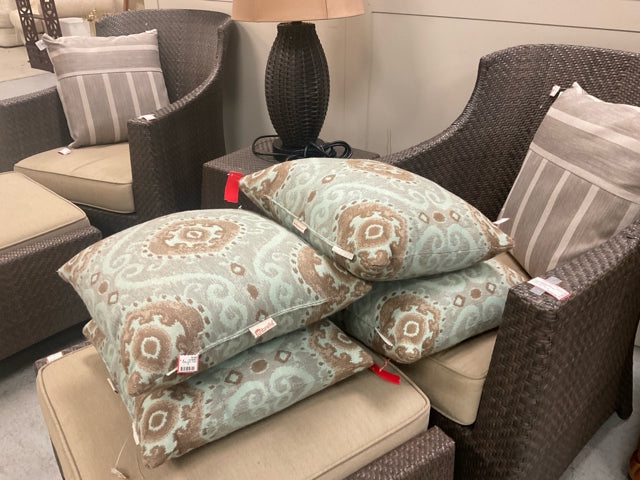 PATIO OUTDOOR PILLOW(S)