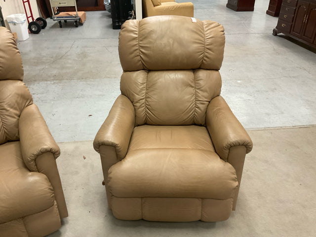 LAY-Z-BOY CHAIR-RECLINER
