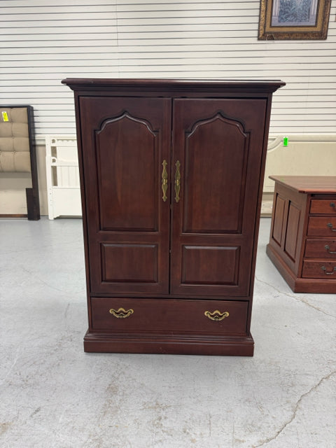 THOMASVILLE CHERRY ENTERTAINMENT CENTER, 36X22X53