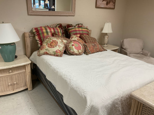 WICKER QUEEN HEAD BOARD & FRAME - WHITEWASHED COLOR