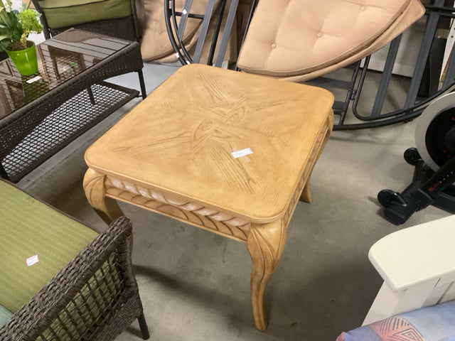 END TABLE LIGHT WOOD