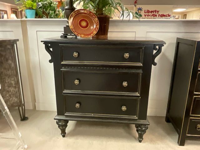 BLK PINE 3DR CHEST